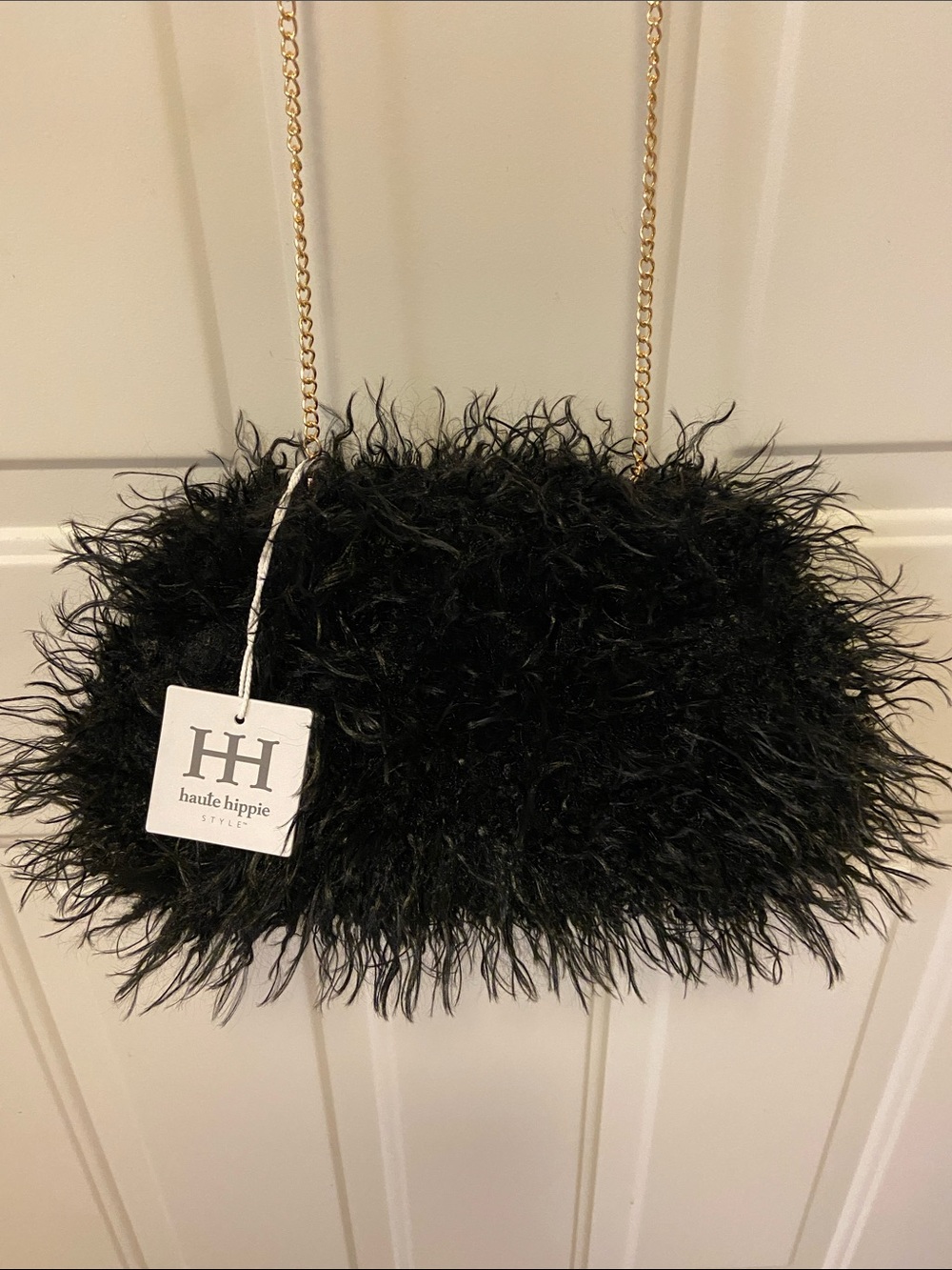 🖤Haute Hippie Black Feathered ~Faux Fur Crossbody Bag with Gold Chain🖤 - Picture 4 of 12